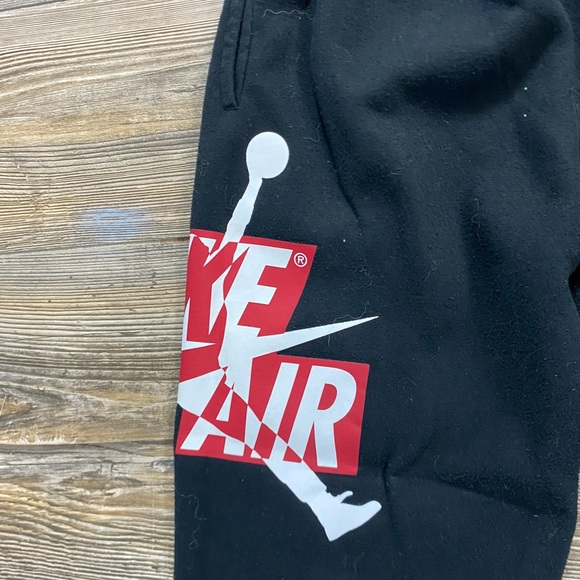 SOLD NIKE JORDAN Boy's Black Classic Jogger Fleece Sweatpants Size - Picture 3 of 8